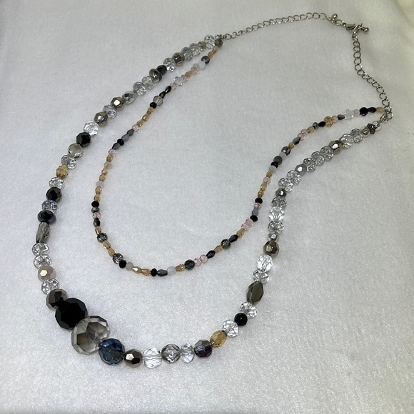 Earth toned beaded necklace - Picture 2 of 4